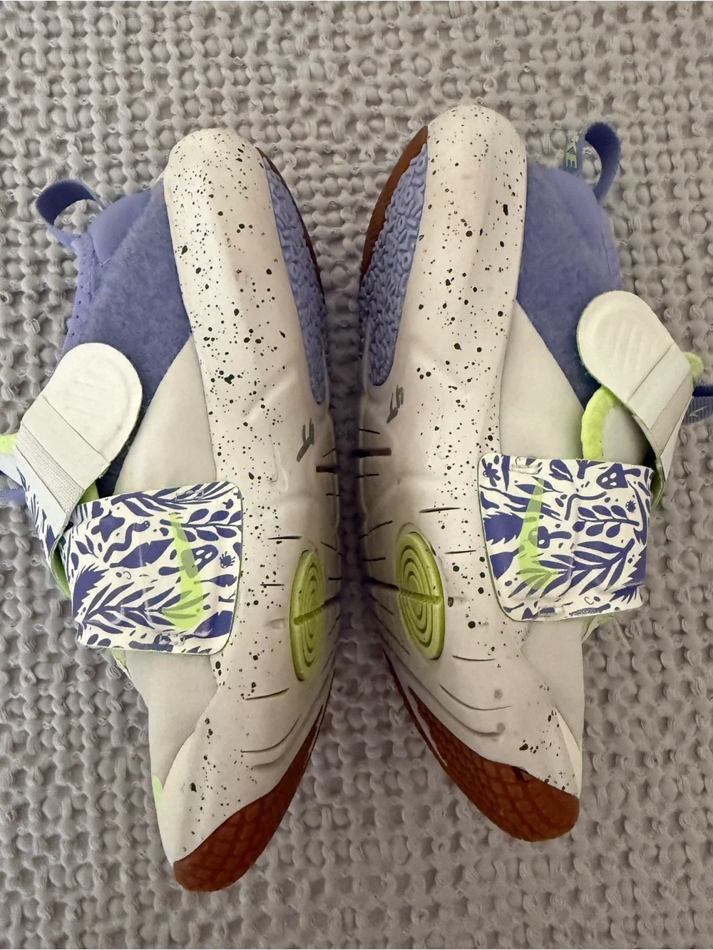 Nike flex Advance Kids Sneakers mushroom White, Lavender & Neon Green size 13C